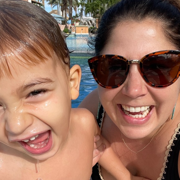 Meet your Posher, Jeannine - Picture 1 of 1